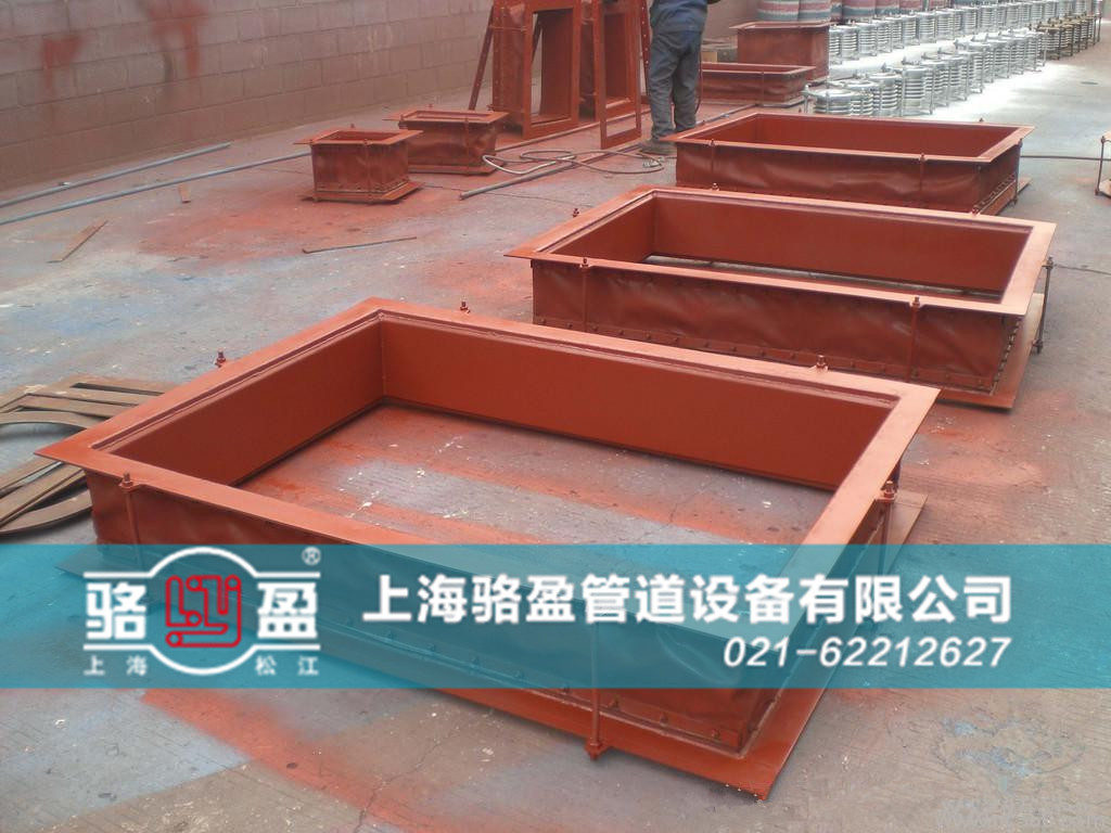 香港機(jī)場矩形非金屬<a href=http://m.ydtganbing.com target=_blank class=infotextkey>補(bǔ)償器</a>噴涂環(huán)節(jié)